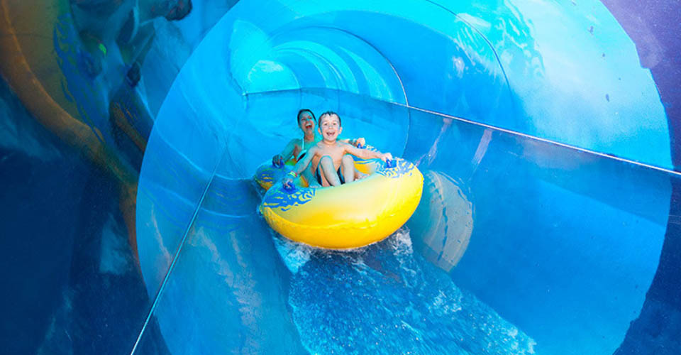 Alberta Falls enclosed blue water slide at the Great Wolf Lodge Indoor Water Park in Wisconsin Dells 960