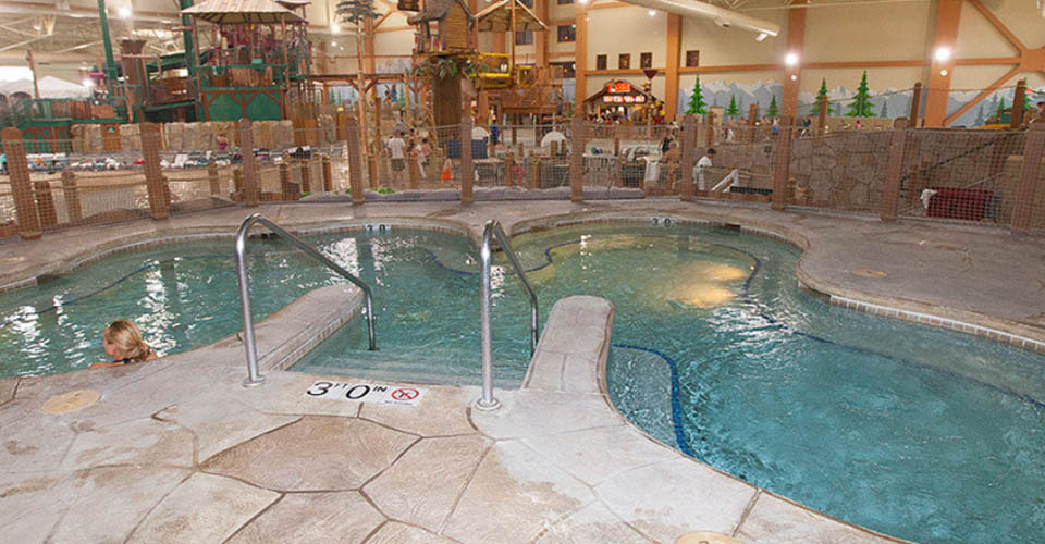 North hot springs spa at the Great Wolf Lodge Indoor Water Park in Wisconsin Dells 960