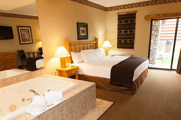 Jacuzzi Suites In Wisconsin Dells | Water Park Hotels