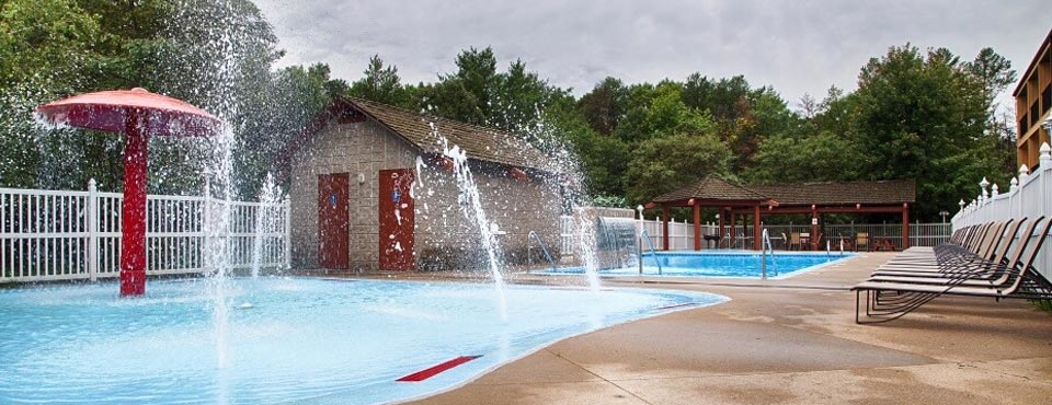 View of the Children's Pool with bubbling fountains at the Best Western Ambassador Inn and Suites in Wisconsin Dells 960