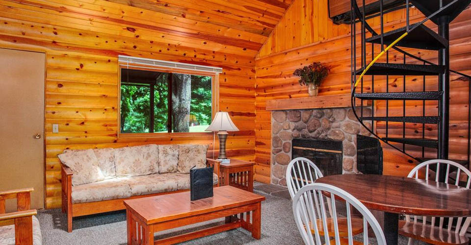 Cabin space with fireplace at the Birchcliff Resort in Wisconsin Dells 960