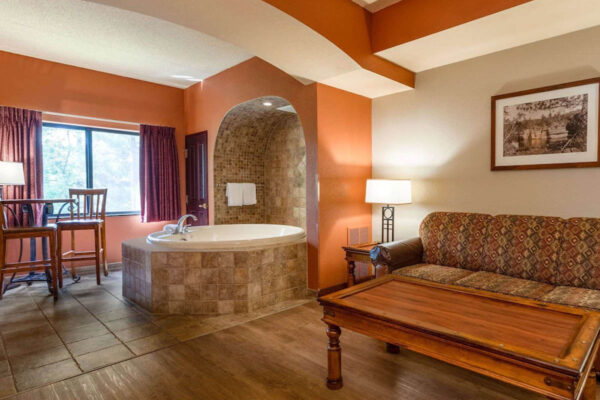 Jacuzzi Suite in Villa at Chula Vista Resort in Wisconsin Dells 