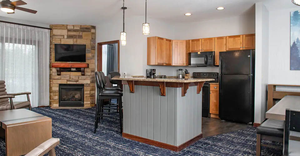 Condo with Kitchen and Fireplace at the Glacier Canyon Lodge Wisconsin Dells 960