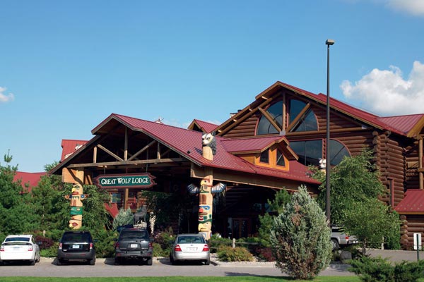 View of the Entrance to the Great Wolf Lodge in Wisconsin Dells 600