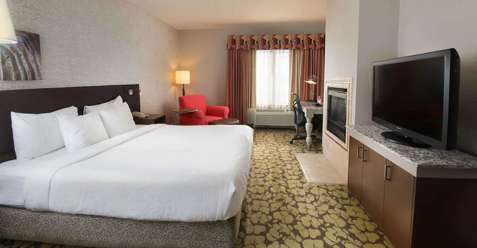 King Suite with Fireplace at the Hilton Garden Inn Wisconsin Dells 960