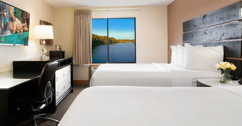 Room with 2 Queen Beds overlooking the Wisconsin River at The Vue Wisconsin Dells 960