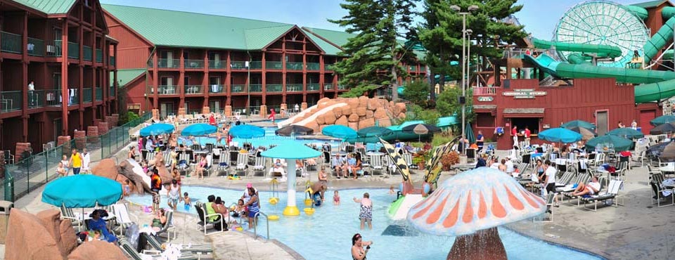 View Of The Outdoor Water Park At Wilderness Hotel In Wisconsin Dell Resort 960